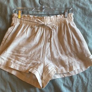 Women’s Abercrombie beige linen shorts